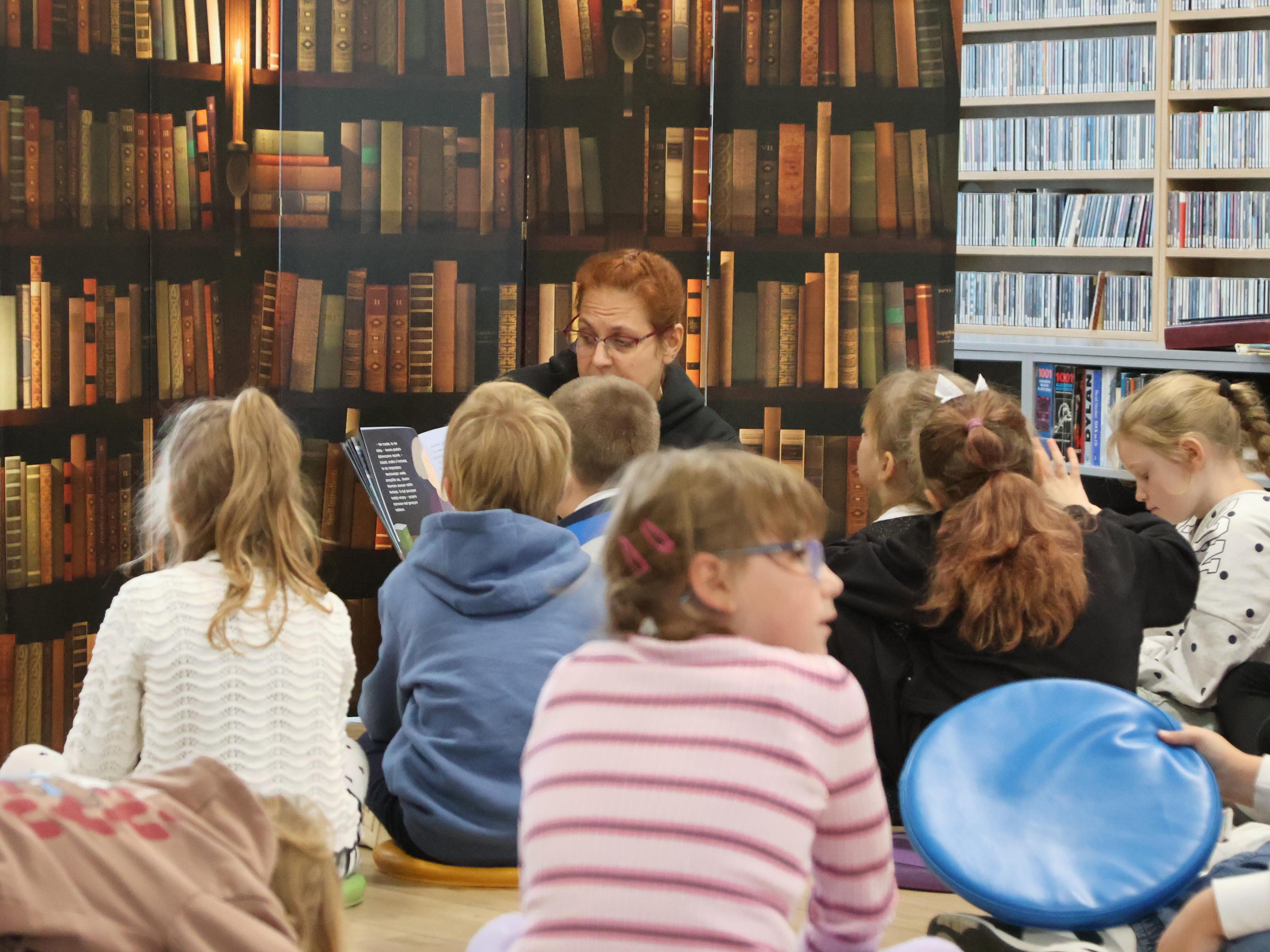 Spotkania literacko-historyczne o historii biblioteki na podstawie wybranych baśni i legend