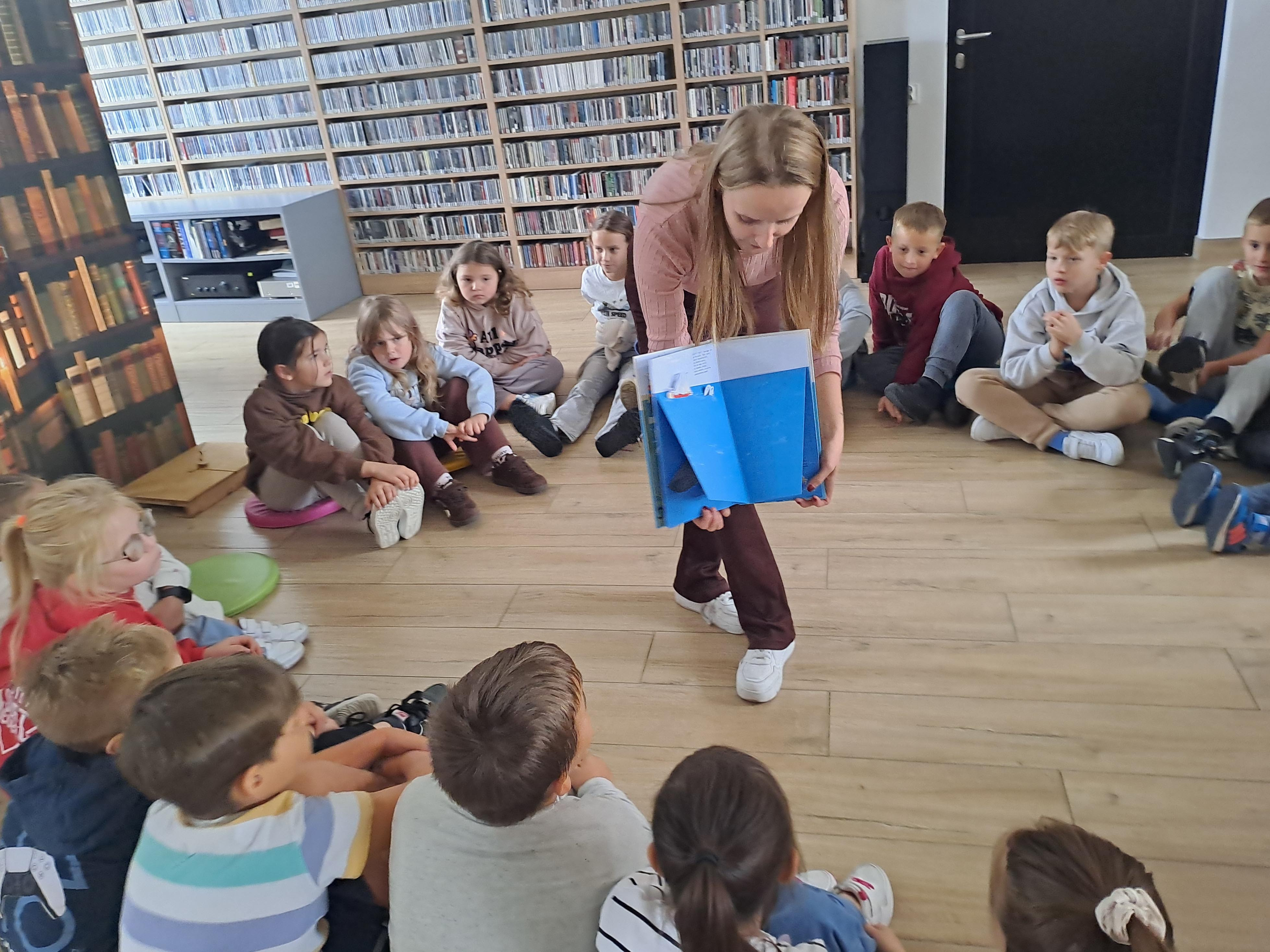 Spotkania literacko-historyczne o historii biblioteki na podstawie wybranych baśni i legend