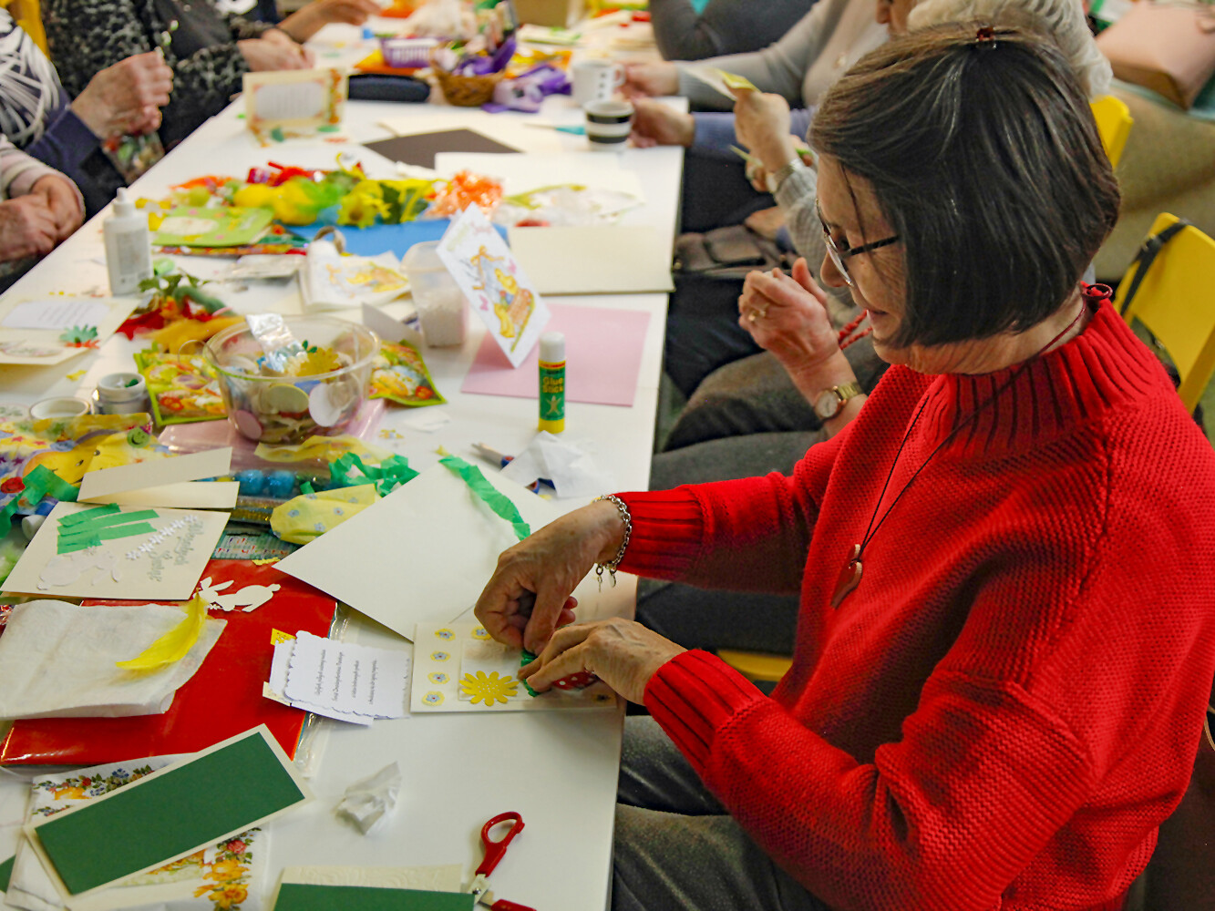 Warsztaty tworzenia kartek świątecznych - filia nr 8