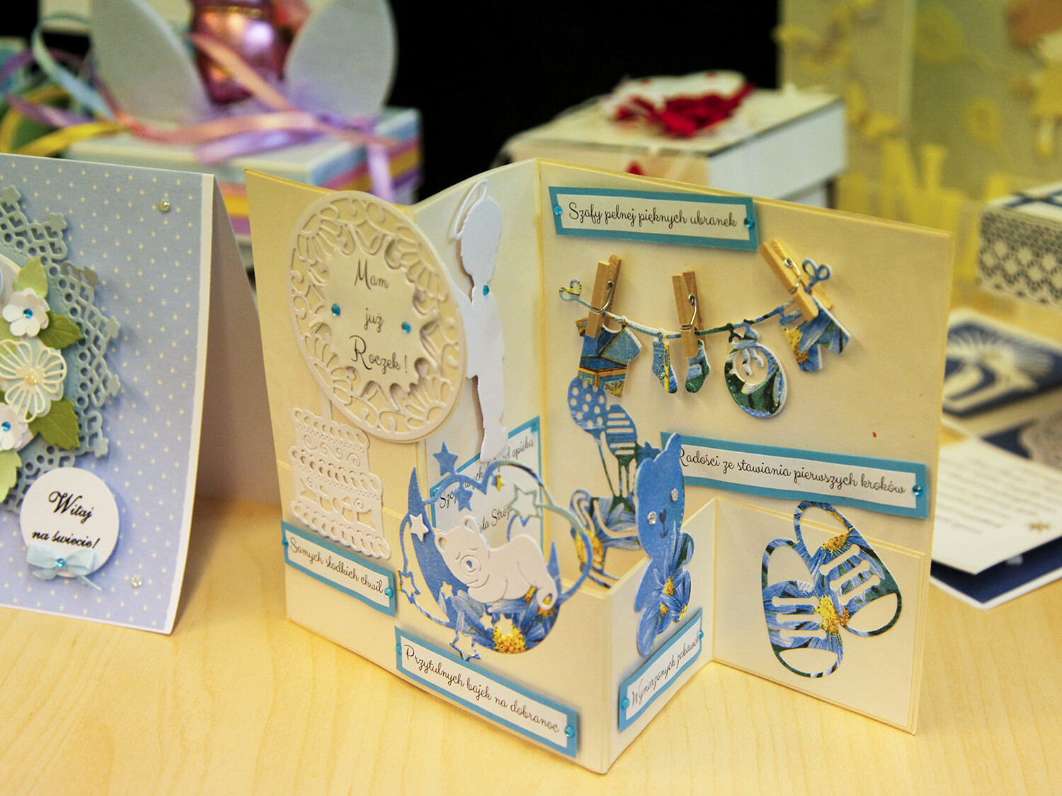 Warsztaty tworzenia kartek świątecznych - filia nr 8