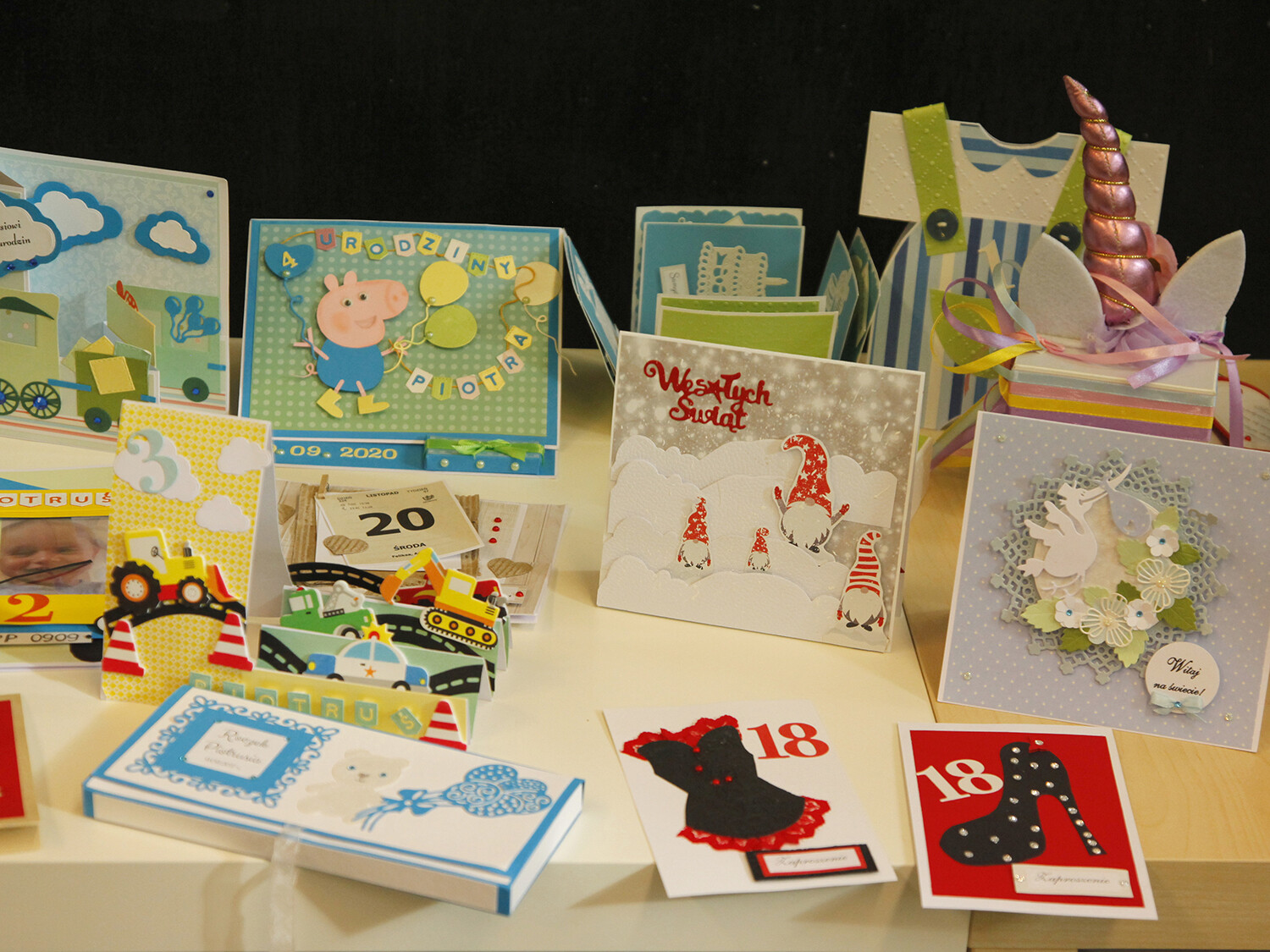 Warsztaty tworzenia kartek świątecznych - filia nr 8