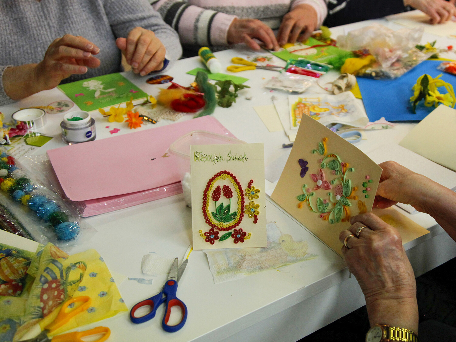 Warsztaty tworzenia kartek świątecznych - filia nr 8