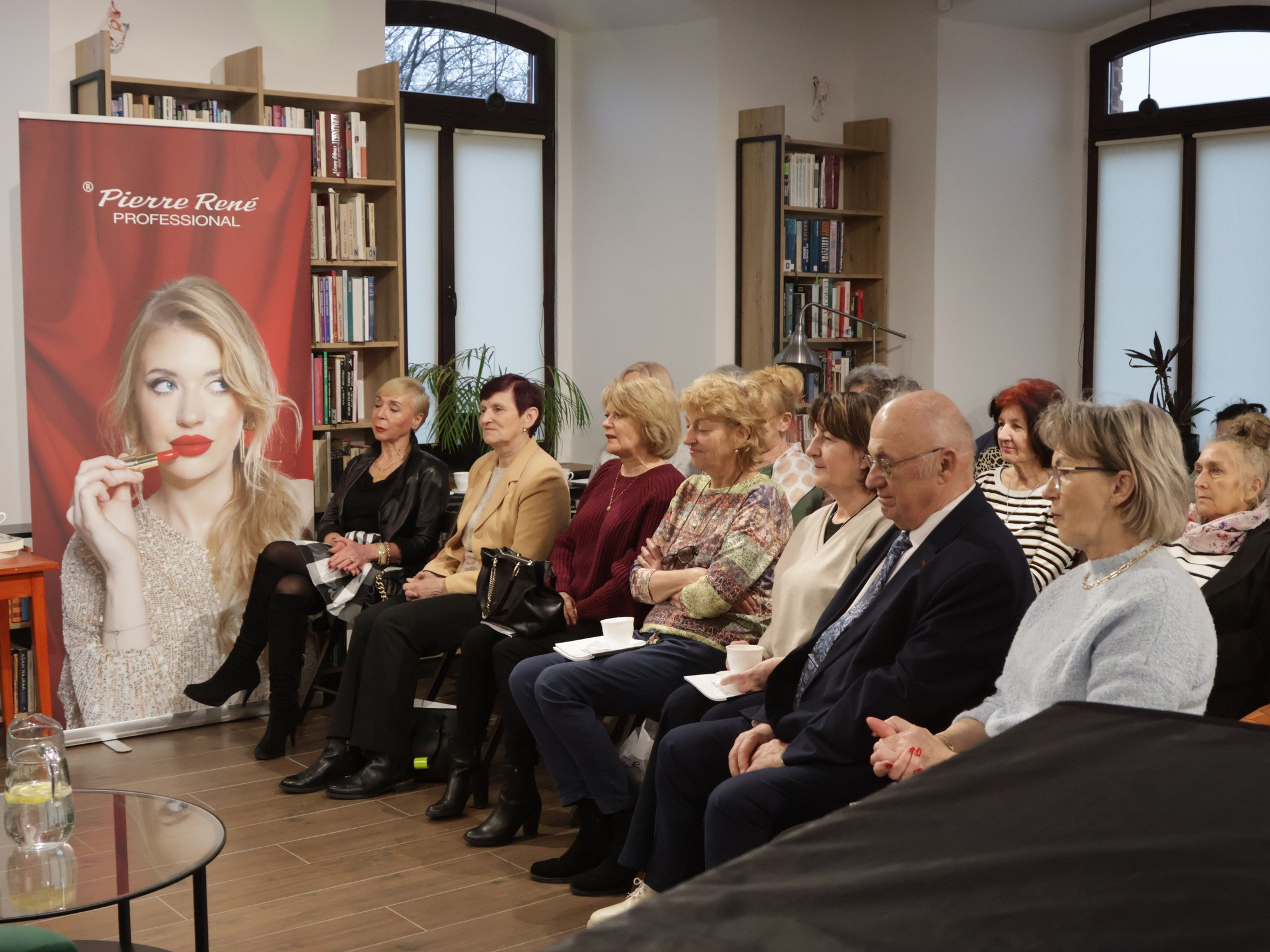 Literacki Dzień Kobiet z Elą Downarowicz - zasłuchana publiczność