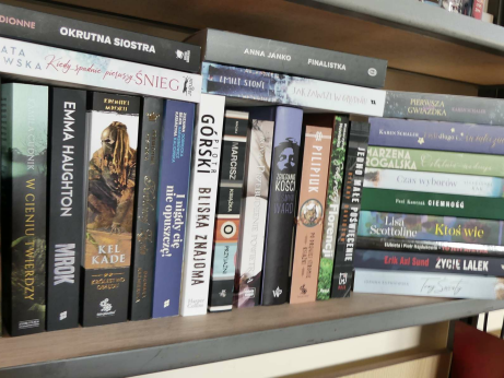 zdjęcia książek, zakupionych nowości wydawniczych w 2021